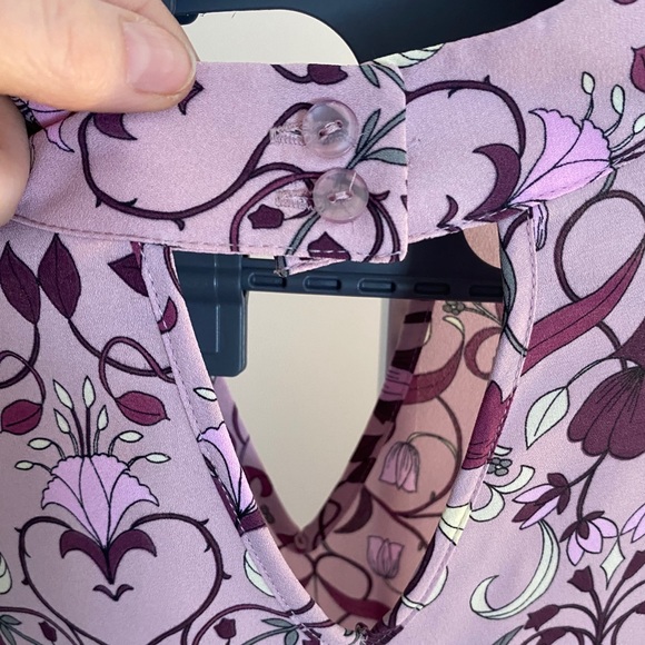 Purple flower 🌸 blouse 💜 - Picture 7 of 7